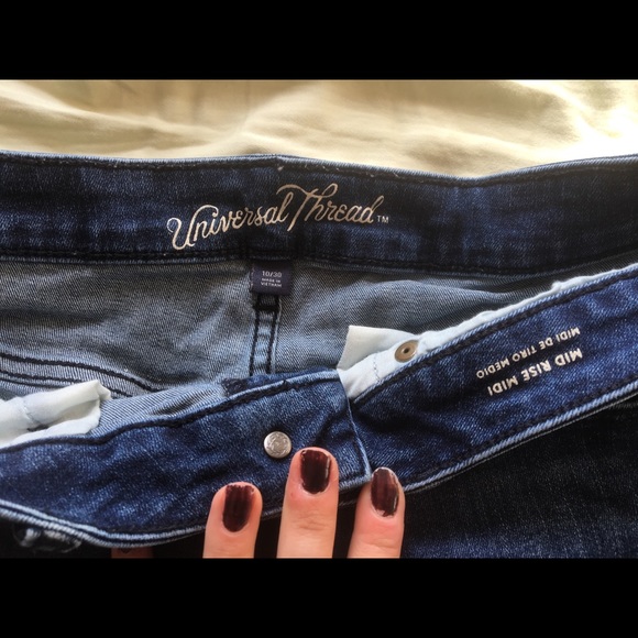 Universal Thread Mid Rise Midi Shorts size 10/30 - Picture 3 of 4
